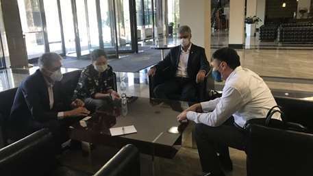  Доктор Данаи, канцлер SEMUMS, встретился с вице-президентом по экономическим вопросам Кыргызстана.